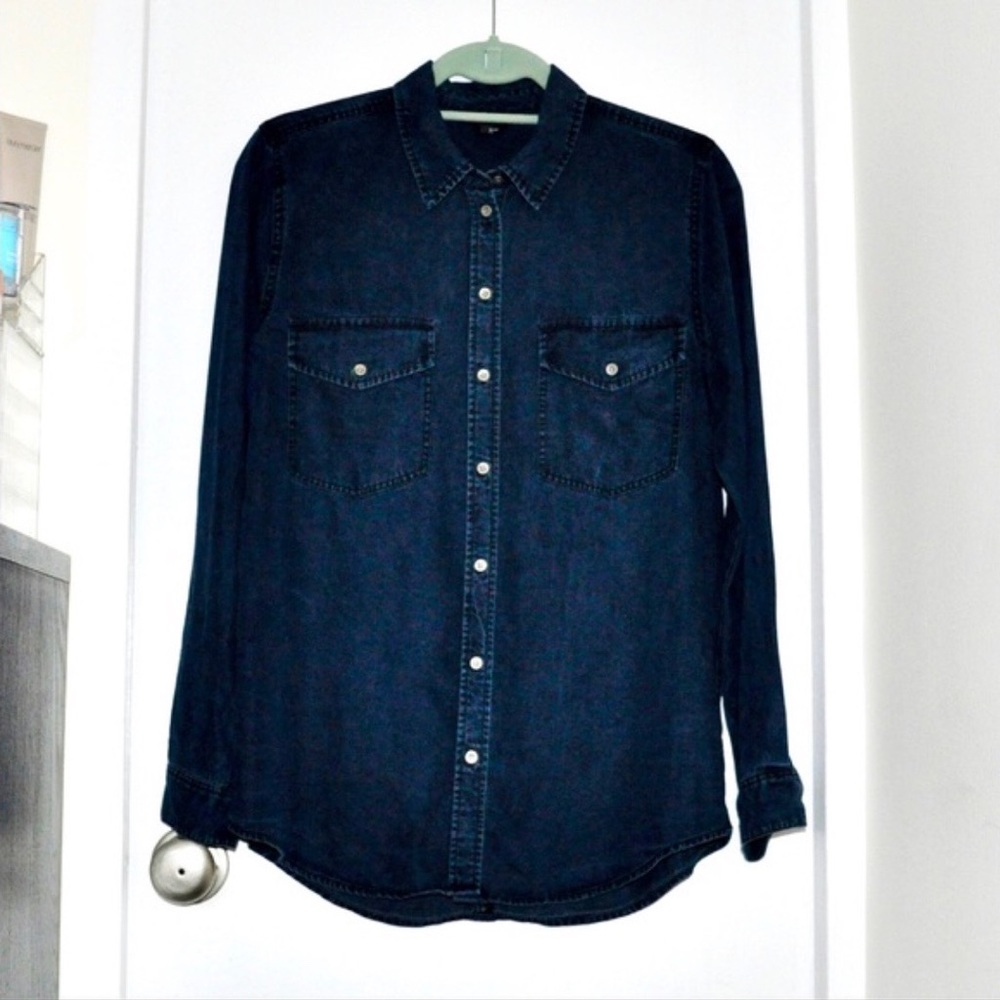 NWOT Club Monaco Dark Wash Chambray Button Down Shirt